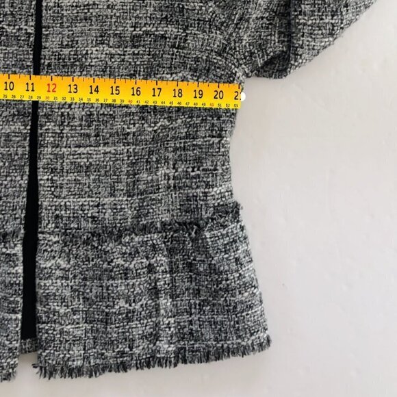 Chicos Ruffle Tweed BoxyJacket Blazer Gray Bell Sleeve Fringe Officecore - Picture 8 of 9